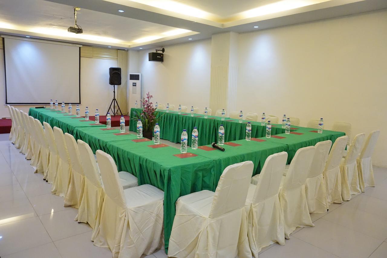 Hotel Mangga Dua Makassar Exterior photo