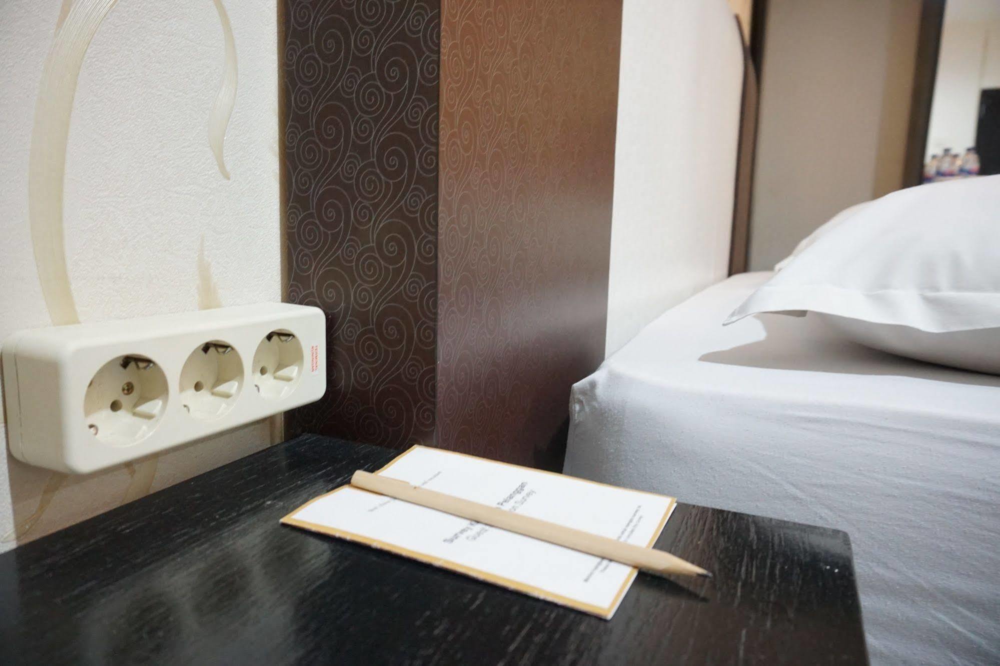 Hotel Mangga Dua Makassar Exterior photo